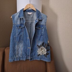 Paisley Vine Embroidered Light Blue Denim Vest Laced Back Panel Women's Size 2XL
